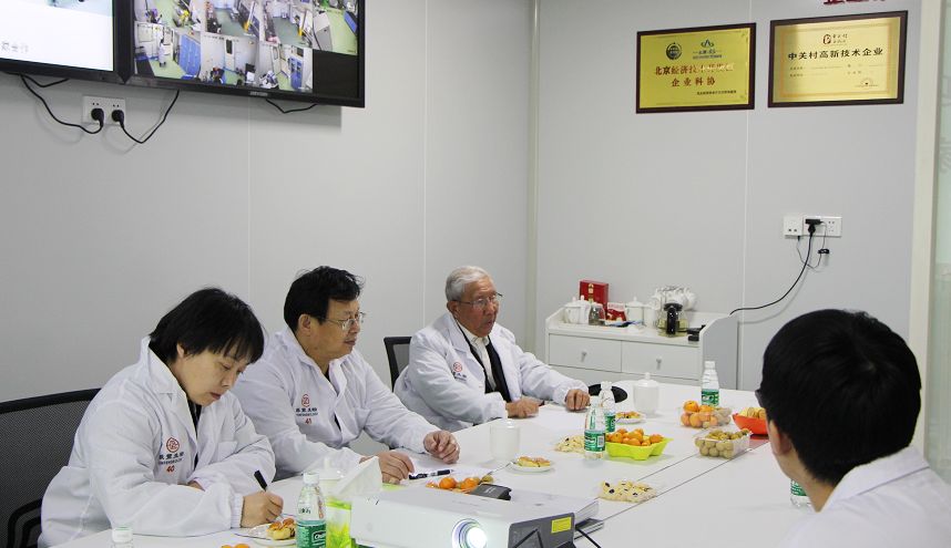 中国科学院刘以训院士莅临银丰生物集团北京公司调研指导科研建设